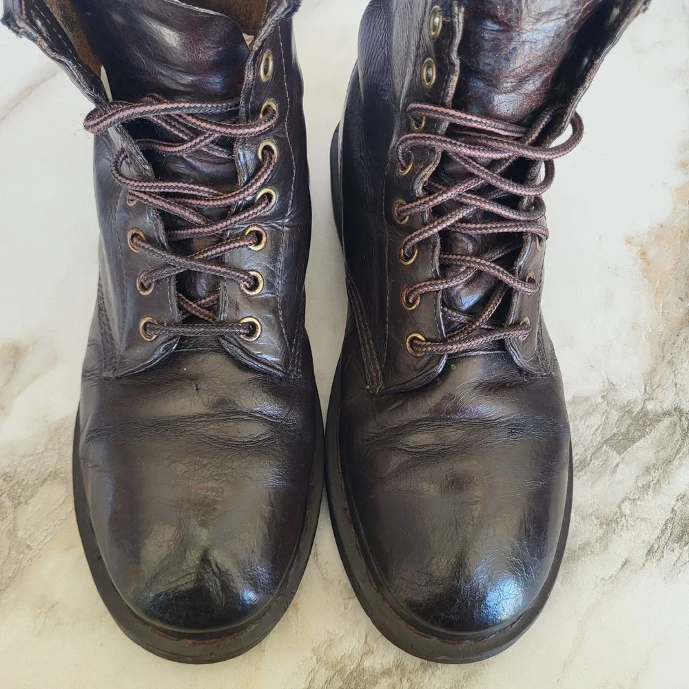Dr. Martens 11822 Size 9 Men's Combat Biker Boots Brown Distressed